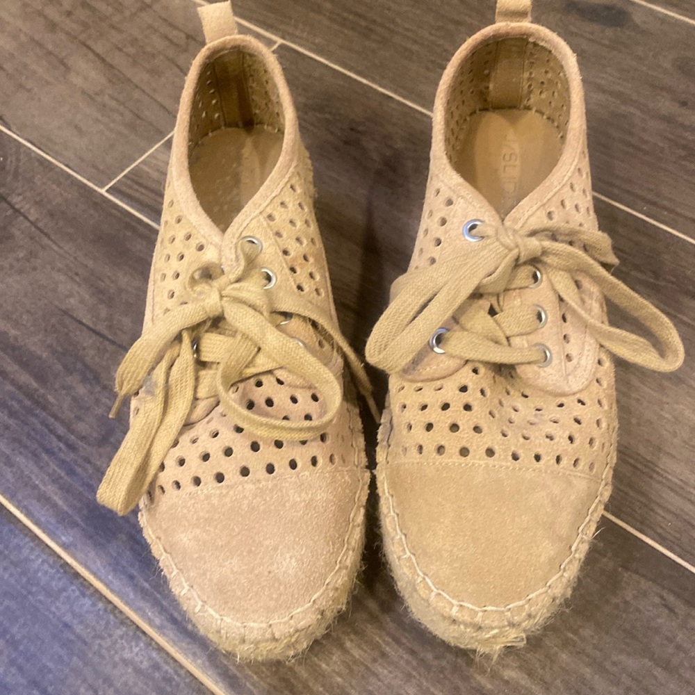J/slides tan sneakers worn once